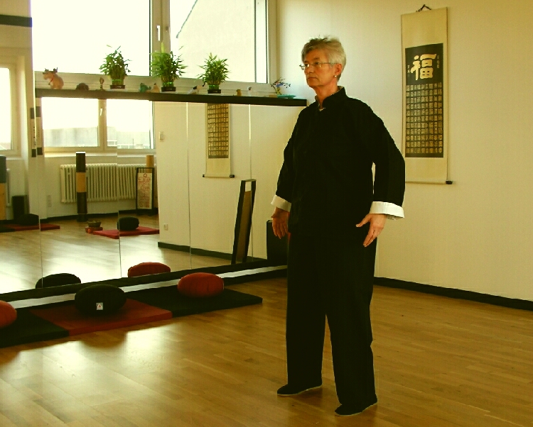 Anne Bolten. Qi-Gong Yangsheng. Mittwochs im Tao-Chi Duisburg.  Zur �bung von Heute ? Danke f�r Ihr Interesse.
