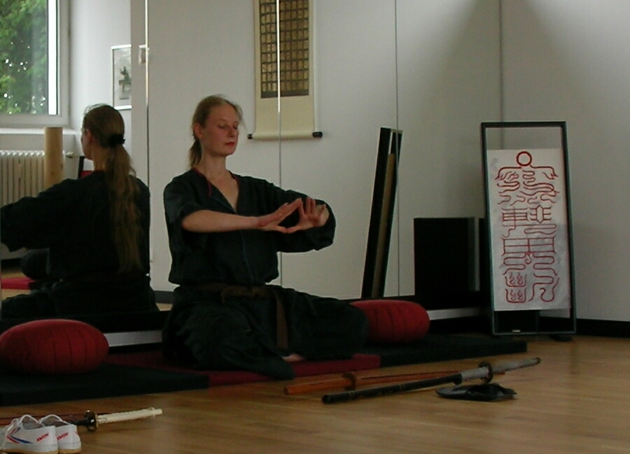 Meditation und Lernen in der Schwertkampfkunst - Das Metall-Element stärken