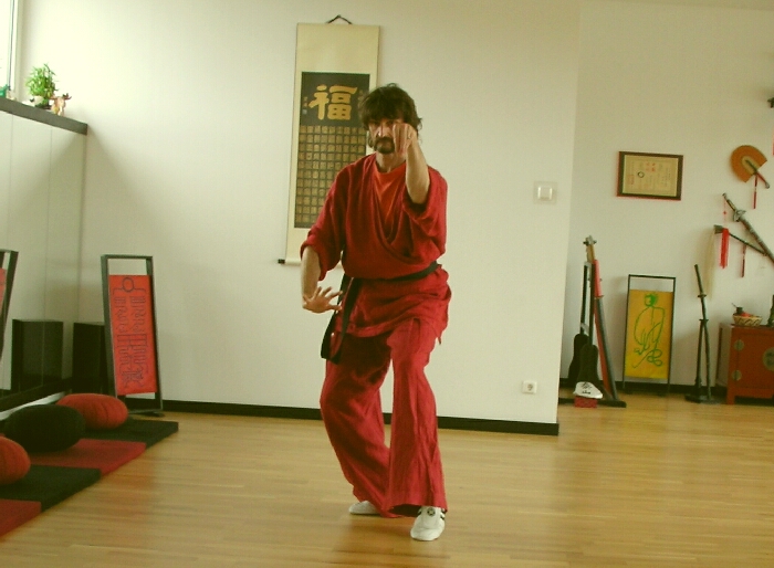 die erste Kranich-Form im Shaolin Wu Xing Gong des Tao-Chi