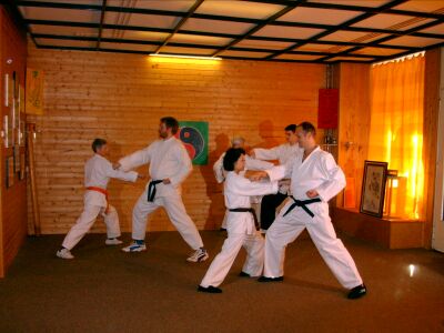 Partner-Übungen im Dojo Duisburg. Kung-Fu-Seminar-Termine mit einem Mausklick