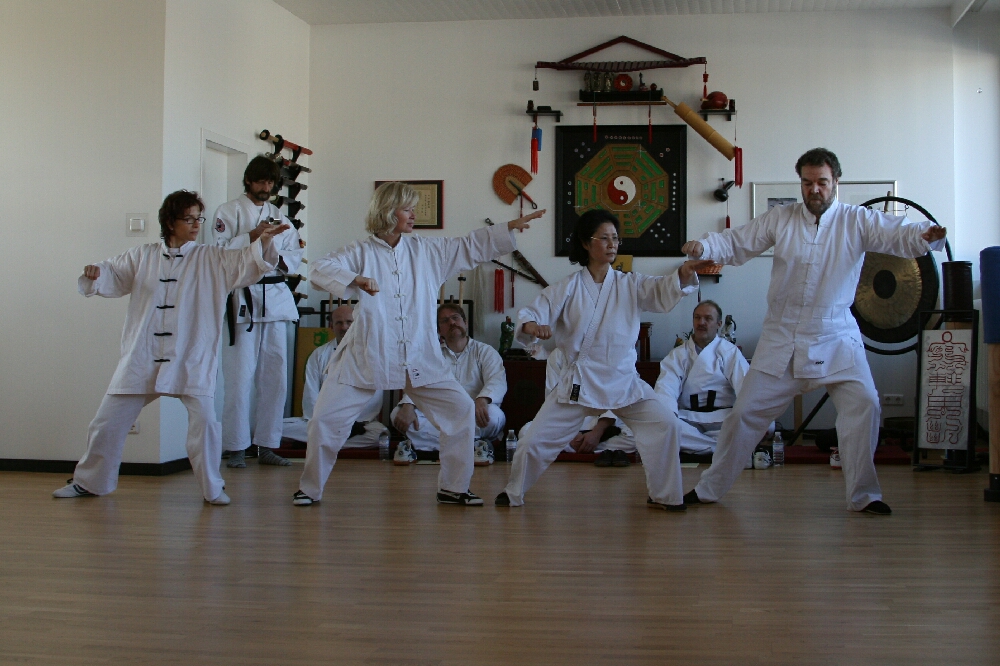 Taijiquan [Tai-Chi Ch'uan] - Kampfkunst und Heilgymnastik, Meditation und Philosophie im Tao-Chi