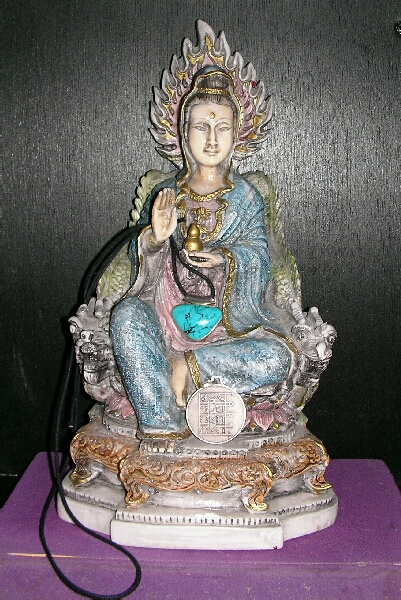 Kuan-Yin, chinesische Mondgottheit, Symbolische Figur der Meditation und der Daoistischen inneren Arbeit.