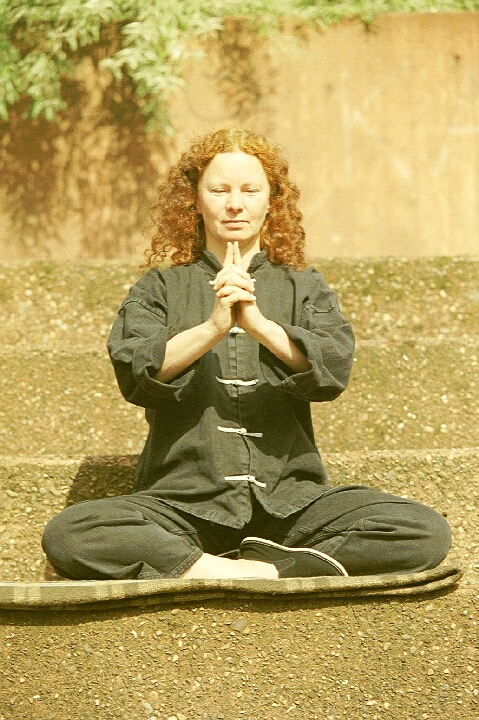 Meditation und Konzentration sind zielführende Übungen in unseren Kursen, ob Kampfkunst (Kung-Fu, Schwertkampf) oder Qigong, Tai-Chi ...