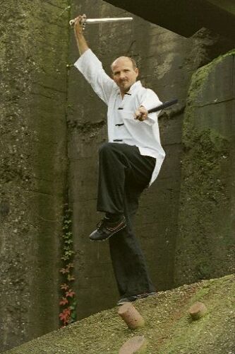 Thomas Blume, Kursleiter im Tai-Chi Ch'uan mit dem Schwert